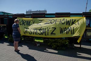 Baner ku pamięci górników z Zofiówki