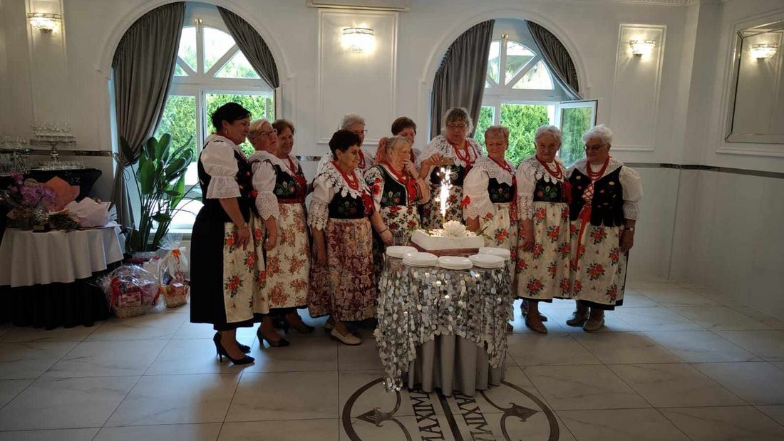 Zdjęcie przedstawia uczestników spotkania.