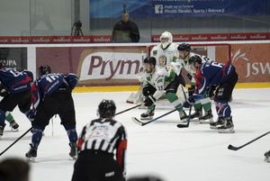 końcowe minuty - obrona bramki Nechvatala.