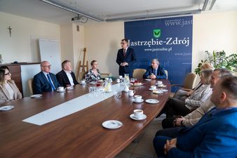 przedstawiciele sołectw wraz z przedstawicielami Wydziału DS, a także Prezydenci Miasta Jastrzębie-Zdrój.