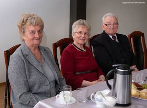 Zdjęcie przedatawia uroczystość Złotych Godów.