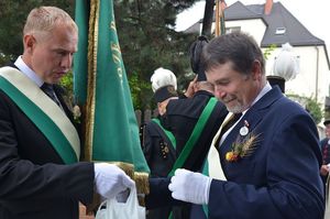 poczty sztandarowe podczas dożynek w Szerokiej