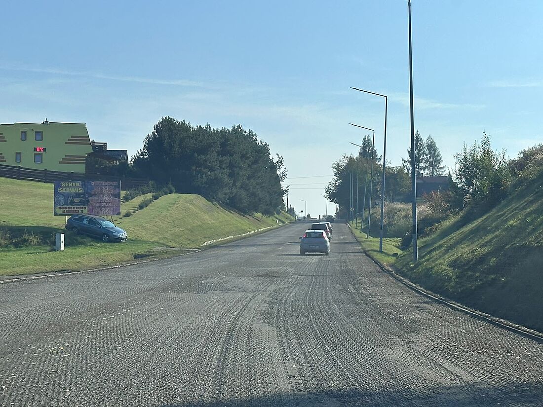 ściągnięta nawierzchnia na odcinku ulicy Cieszyńskiej 