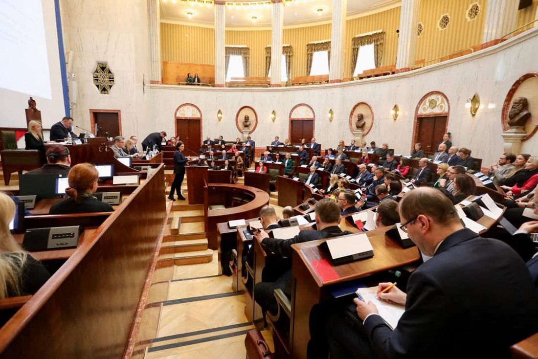 Zdjęcie przedstawia posiedzenie komitetu monitorujący program dla Śląskiego.