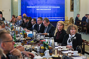 Uczestnicy posiedzenia Rady Samorządu Terytorialnego przy Prezydencie Rzeczypospolitej Polskiej wśród nich prezydent Jastrzębia-Zdroju Michał urgoł
