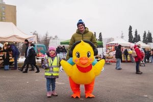 Ojciec z córką kwestują 