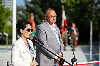 Prezydent Anna Hetman podczas przemowy do zgromadzonych