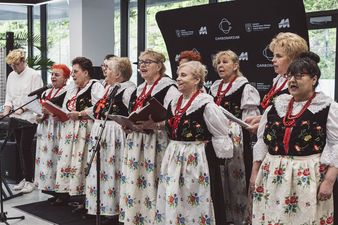 zespół Jastrzymbioki podczas wystepu artystycznego 
