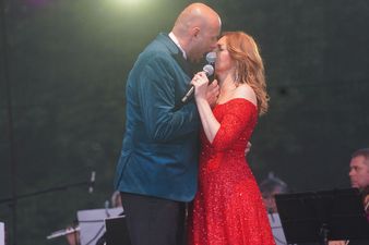 Iwona Socha i Adam Sobierajski blisko pocałunku podczas występu