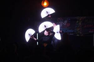 występ teatru ognia
