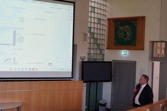 Grzegorz Dulemba prezentuje koncpecję aquaparku 