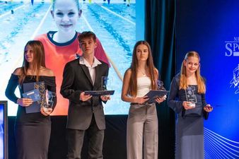 Sportowcy na scenie podczas Gali sportu w Karwinie