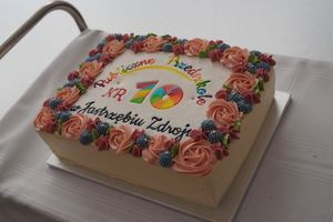 Zdjęcie przedstawia jubileusz 60-lecia przedszkola.