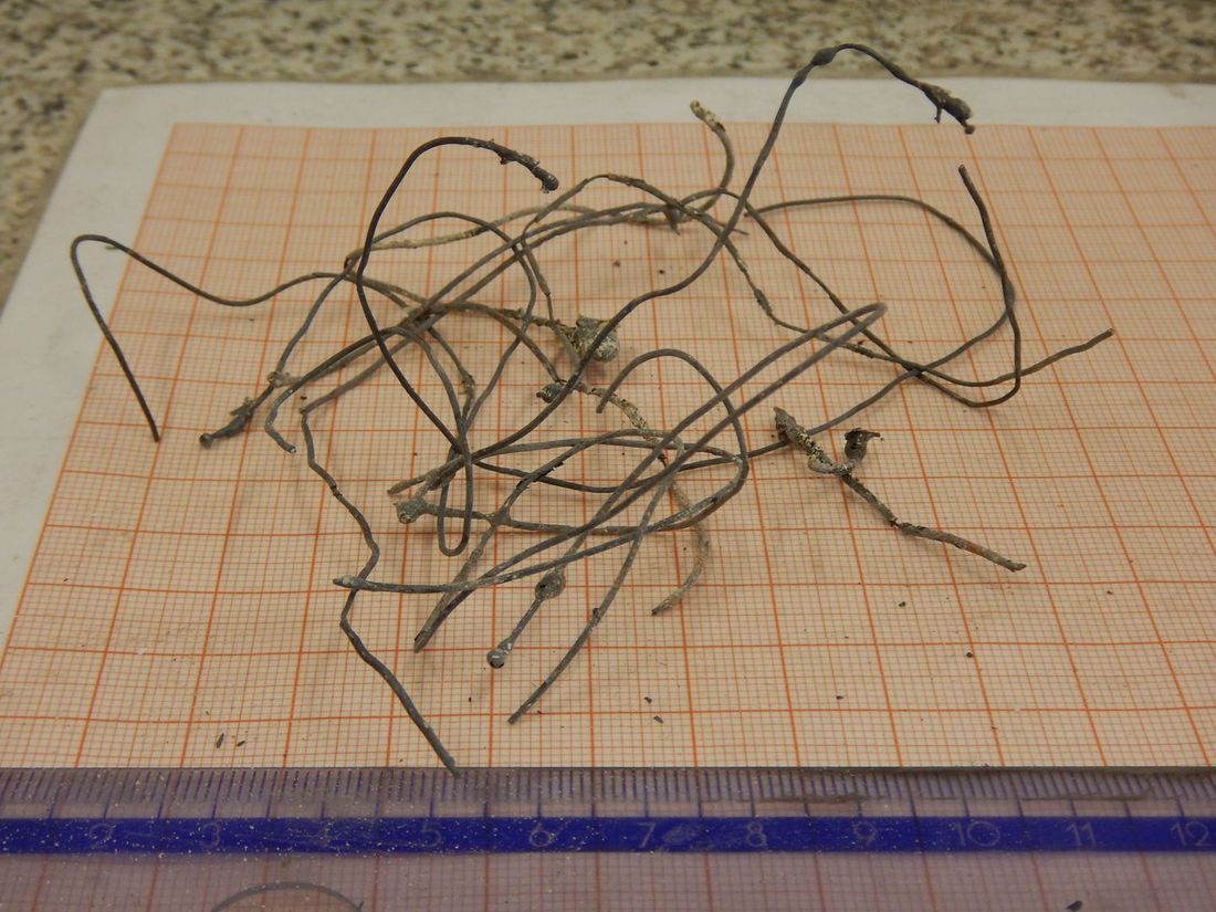 Niedozwolone odpady, które były spalane w piecu