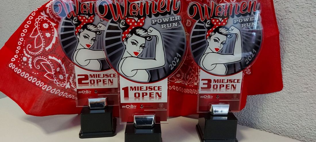 fotografia statuetek z wyzwania Women Power Run