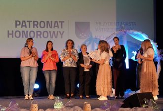 Wychowawcy gup przedszkolnych nagradzani przez organizatorów