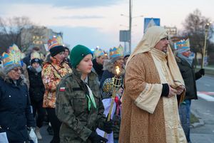Pięknie ubrani uczestnicy orszaku