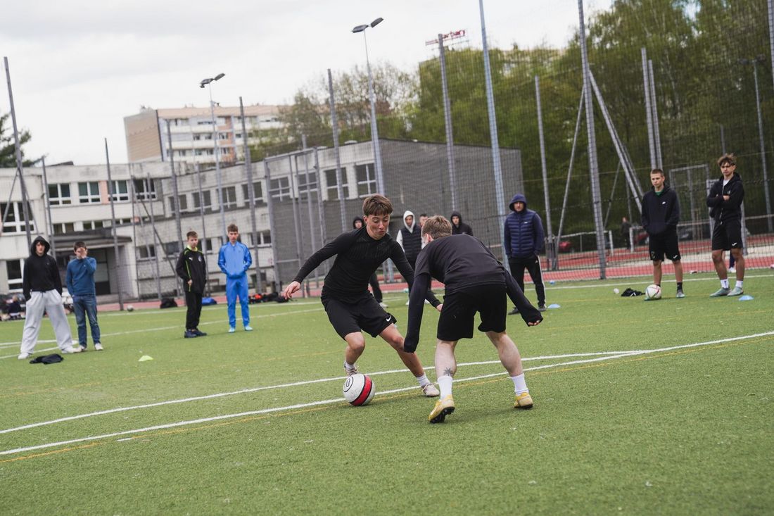 Zawodnik przy piłce 