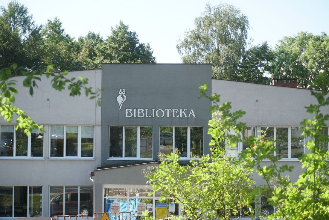 Zdjęcie przedstawia Miejską Bibliotekę Publiczną.