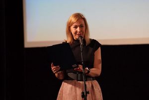 nauczycielka na scenie