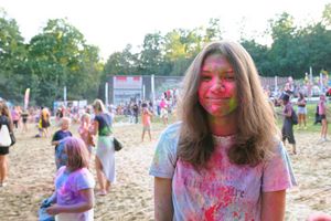 Nastolatka podczas zabawy 