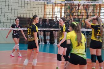 Ustalanie akcji przez blokujące gospodyń przed zagrywką