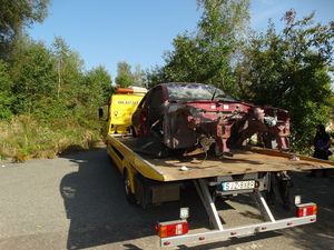 straż miejska usuwa wraki