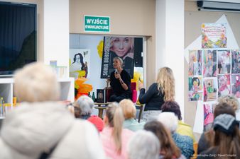 Ludzie słuchają Soni