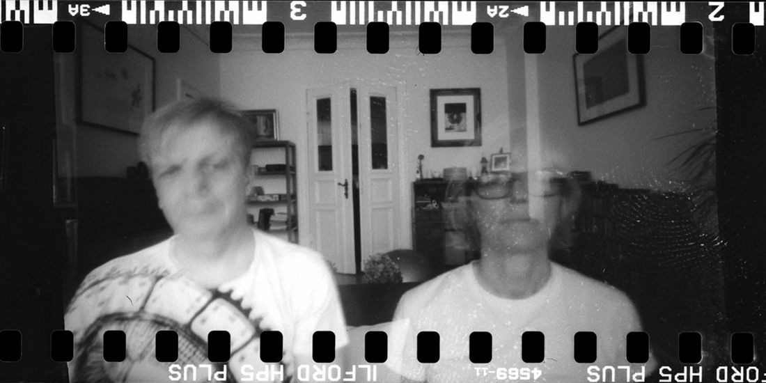 Niewyraźny portret dwóch osób