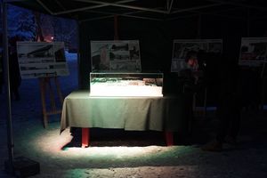 Zdjęcie przedstawia odsłonięcie mozaiki na KWK"Zofiówce".