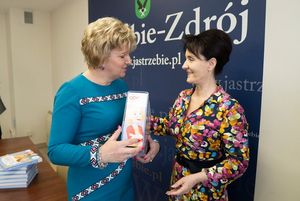 Anna Hetman i dyrektorki przedszkoli publicznych w Jastrzębiu-Zdroju. 