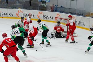 Hokeiści podczas meczu