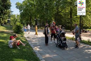 Wycieczki z przewodnikiem po Parku.