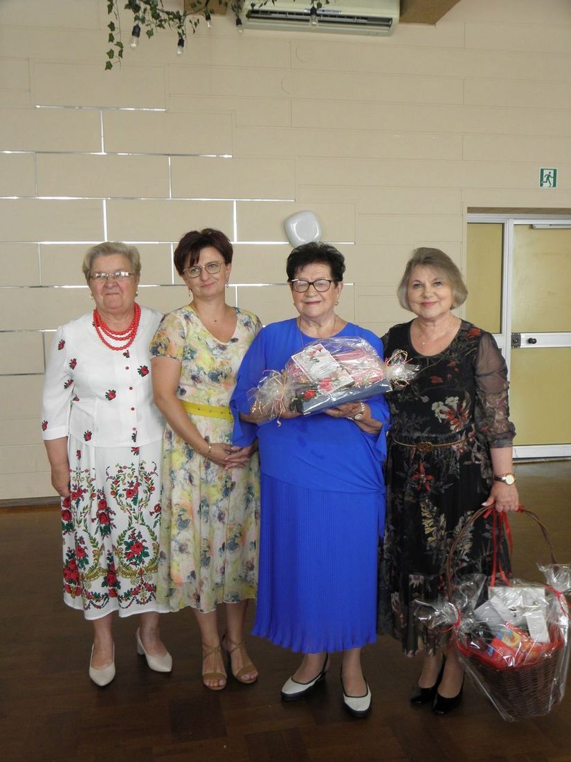 Zdjęcie przedstawia uczestników jubileuszu w KGW