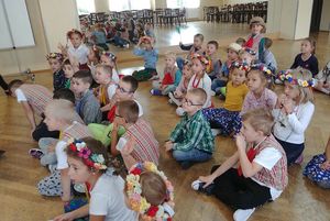 Dzieci podczas wykładu.