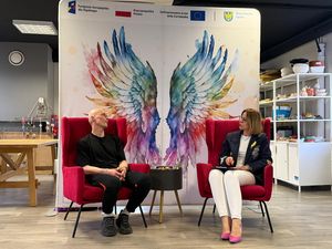 Prowadząca i jej rozmówca w trakcie spotkania