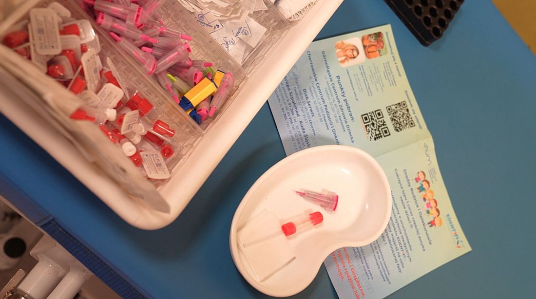 zestaw sprzętu lekarskiego, głównie igły