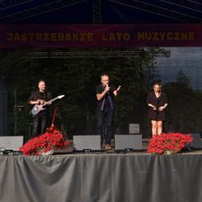Grzegorz Poloczek, Katarzyna Piowczyk oraz Mateusz Szymczyk na scenie