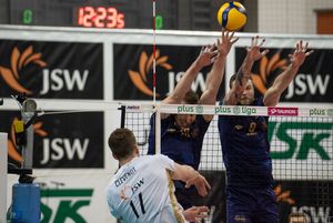 Atak naszego zawodnika.