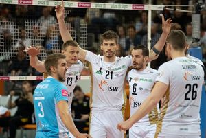 Radość zawodników JW po zdobyciu punktu.