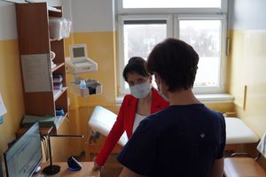 Zdjęcie przedstawia zakupiony sprzęt nadzoru okołoporodowego.
