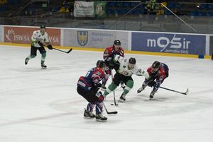 Walka w środkowej części tafli.