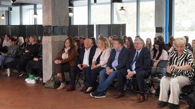 zaproszenie goście m.in.Zastępca Prezydenta Andrzej Matusiak. 