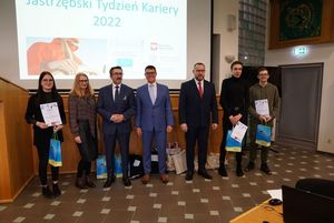 Zdjęcie przedstawia uroczystość podsumowania XIV edycji Jastrzębskiego Tygodnia Kariery