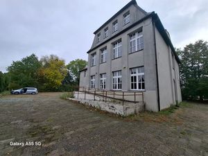 Budynek dawnego urzędu pracy na ul. Pszczyńskiej