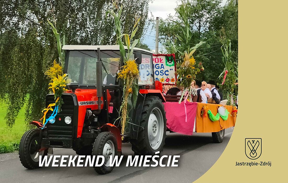 Ustrojony ciągnik w korowodzie dożynkowej