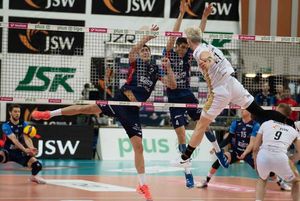 Atak zawodnika Jastrzębskiego Węgla.