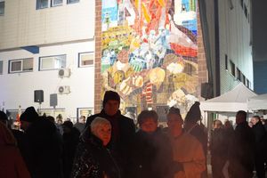 Zdjęcie przedstawia odsłonięcie mozaiki na KWK"Zofiówce".
