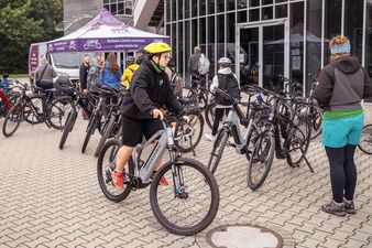 Zaparkowane rowery górskie