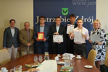 Wspólna fotografia zwycięzców z Prezydentem